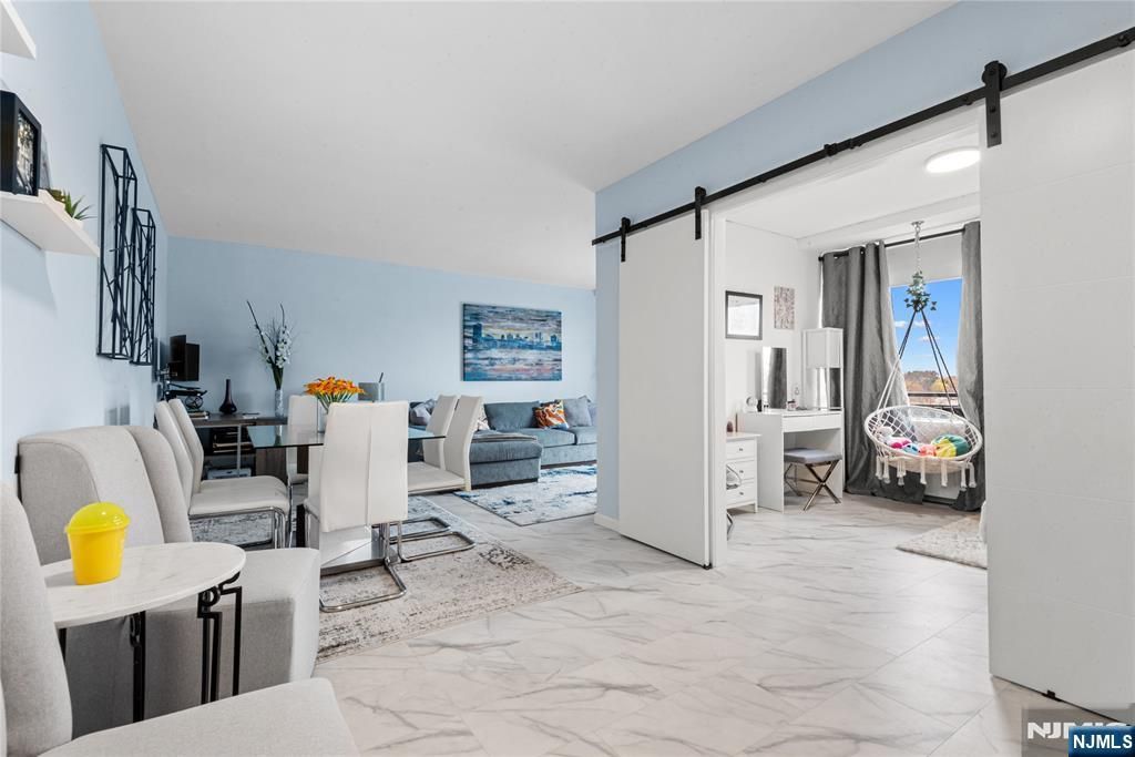 Photo of 4 Horizon Rd #1031, Fort Lee, NJ 07024 (MLS # 25040581)