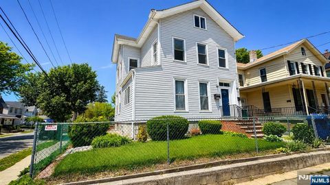 Photo of 129 Union ST, Hackensack, NJ 07601 (MLS # 26017892)