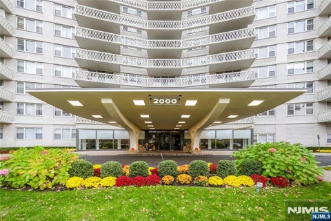 Photo of 2000 Linwood Avenue #17G, Fort Lee, NJ 07024 (MLS # 26041207)