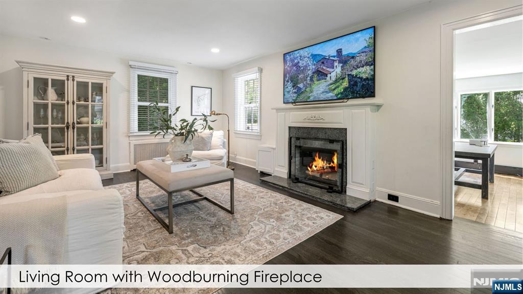 454 Wastena Terrace