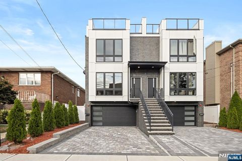 Photo of 227 Wayne Avenue #A, Cliffside Park, NJ 07010 (MLS # 25021086)