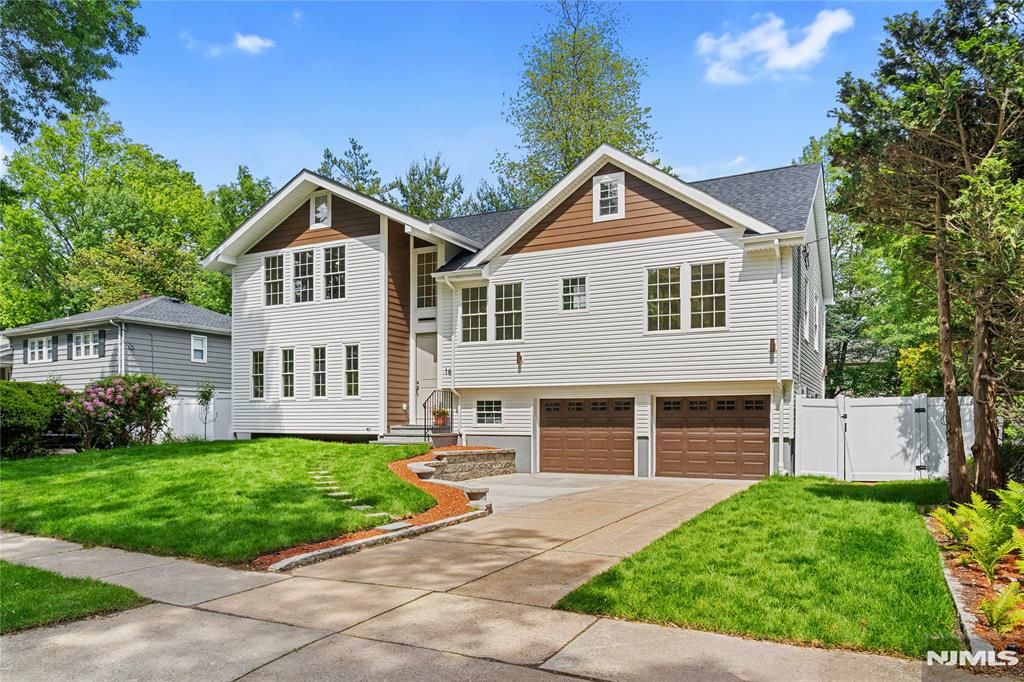 Photo of 16 Coles Court, River Edge, NJ 07661 (MLS # 26016004)
