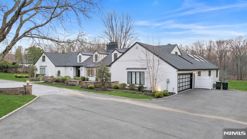 Photo of 16 Greenbrook Road, Caldwell, NJ 07006 (MLS # 26017901)