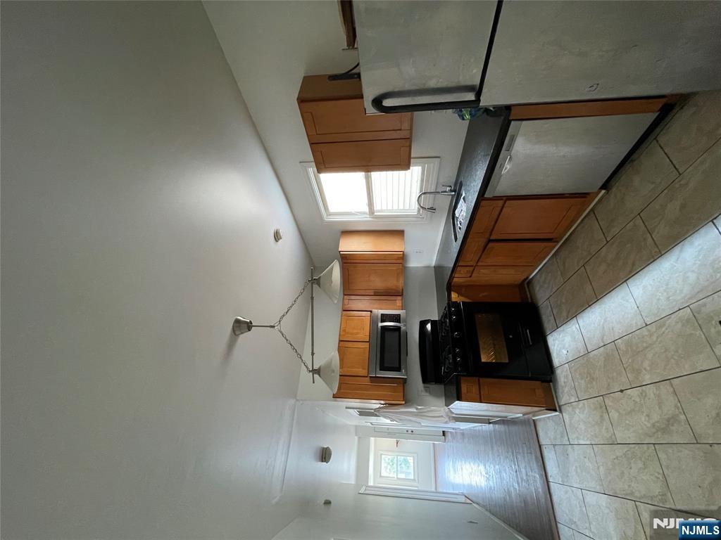 572 Christopher Street 1