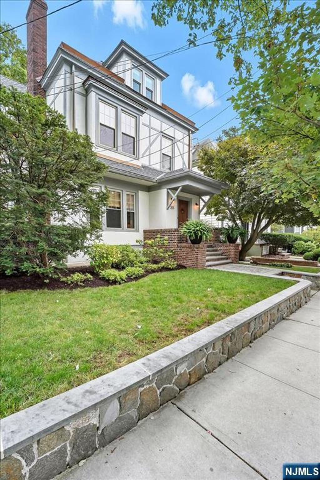Photo of 5658 Bonn Place, Weehawken, NJ 07086 (MLS # 25034268)