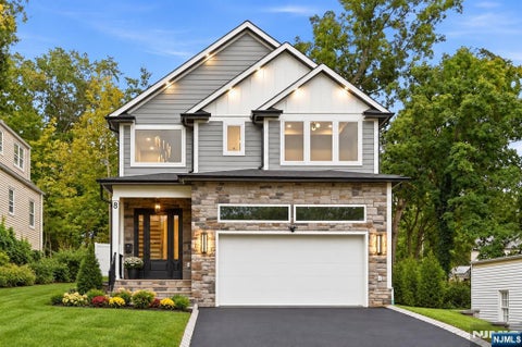 Photo of 8 Roosevelt Terrace, Livingston, NJ 07039 (MLS # 26032620)