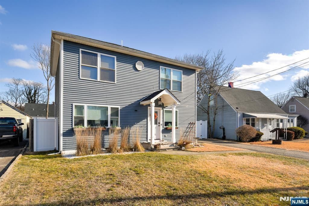 Photo of 86 Burnside Place, Wanaque, NJ 07420 (MLS # 26002301)