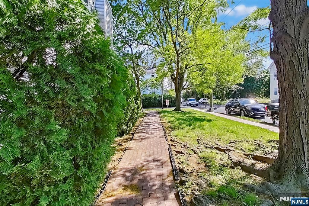 90 W Ralph Street 3