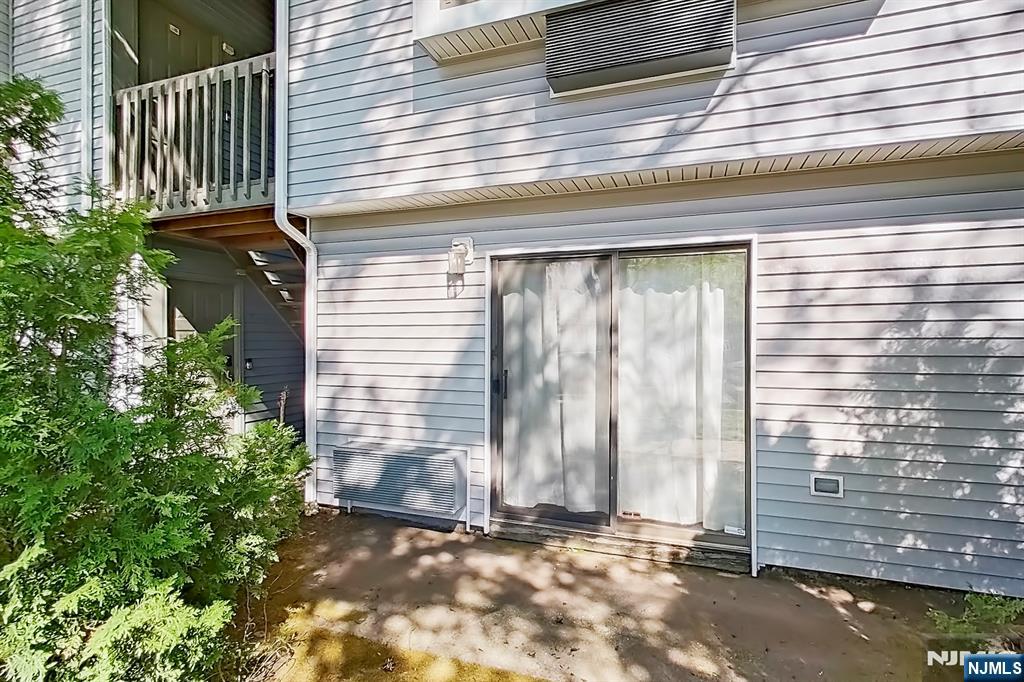90 W Ralph Street 3