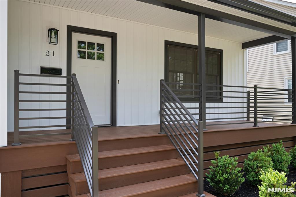 21 End Terrace