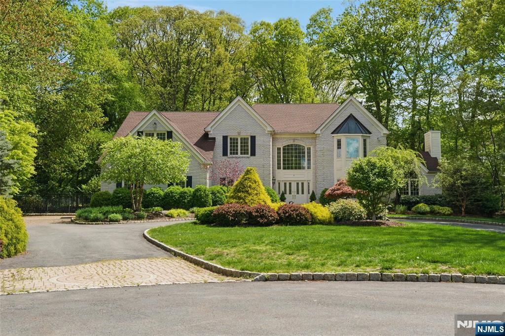 Property for Sale at 9 Melissa Drive, Denville Twp, New Jersey - Bedrooms: 4 
Bathrooms: 4 
Rooms: 13  - $1,350,000