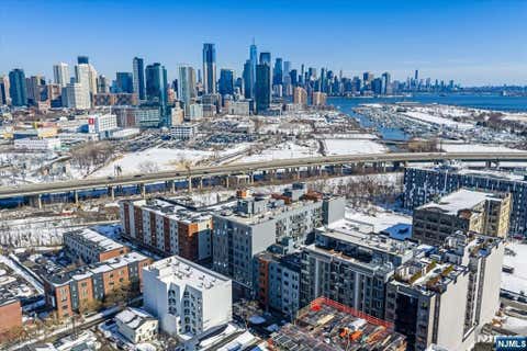 Photo of 424 Whiton St #402, Jersey City, NJ 07304 (MLS # 26006773)