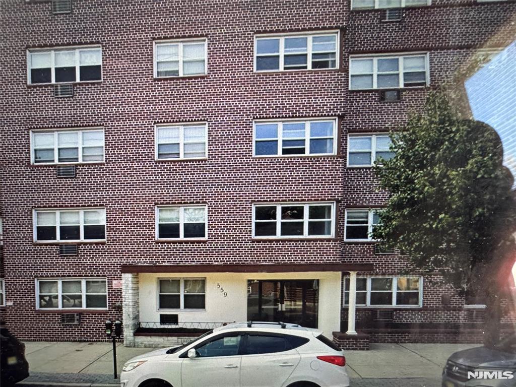 559 Anderson Ave, Cliffside Park, New Jersey - 1 Bedrooms  
1 Bathrooms  
3 Rooms - 