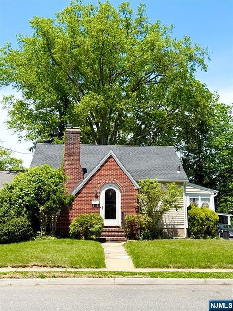 Photo of 301 Hickory AVE, Bergenfield, NJ 07621 (MLS # 26024207)