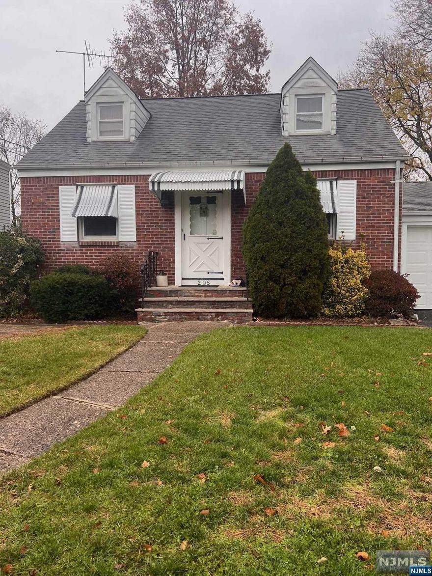 Good opportunity to own a 3 bedroom, 1.5 bathroom house in desirable area of Fair Lawn. Close to transportation, shopping, recreation, and places of worship.