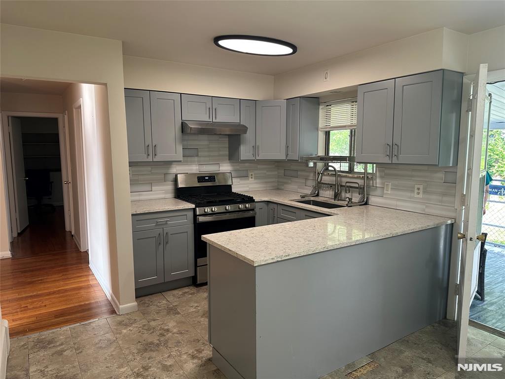 510 Studio Road 2