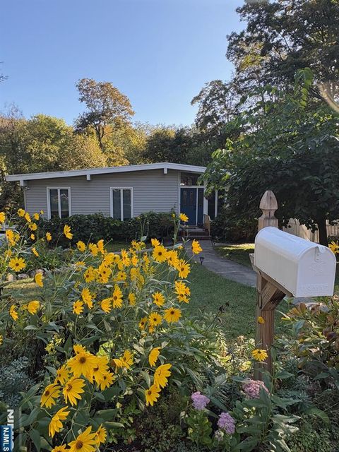 Photo of 10 Judith Ann Dr, Ringwood, NJ 07456 (MLS # 25038633) Photo of 10 Judith Ann Dr, Ringwood, NJ 07456 (MLS # 25038633)