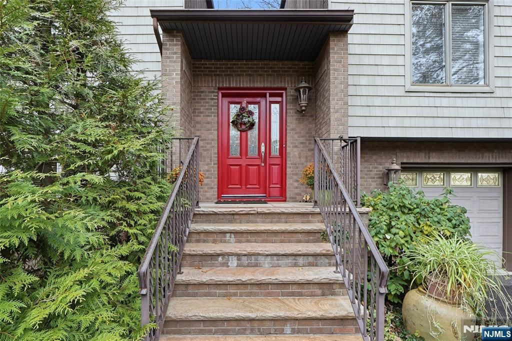 Photo of 4 Lesa Lane, Hillsdale, NJ 07642 (MLS # 26016238)
