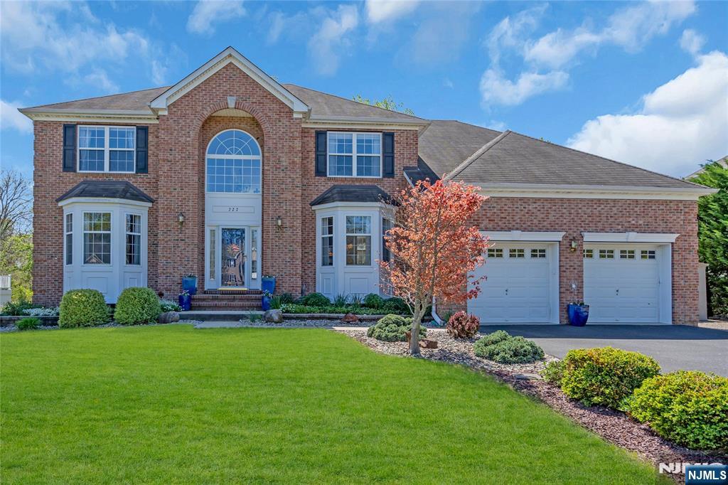 Property for Sale at 727 Maidenstone Drive, Brick, New Jersey - Bedrooms: 4 
Bathrooms: 3 
Rooms: 14  - $999,000