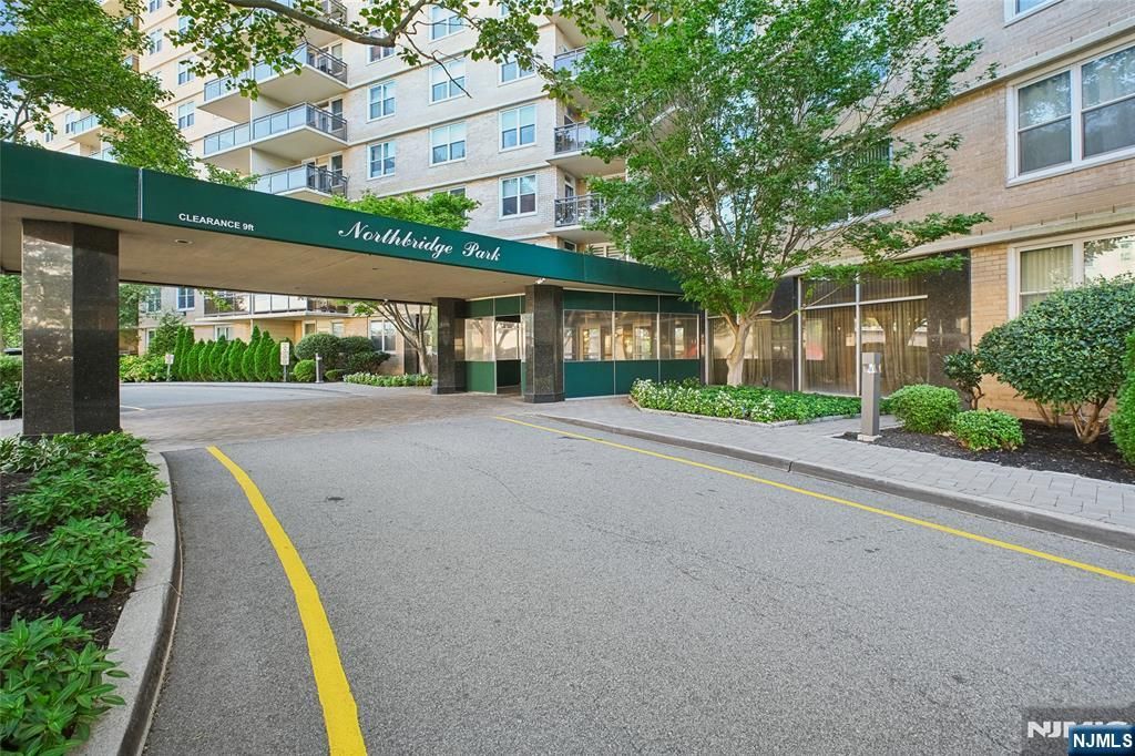 Photo of 2200 Central Road #3U, Fort Lee, NJ 07024 (MLS # 26009773)