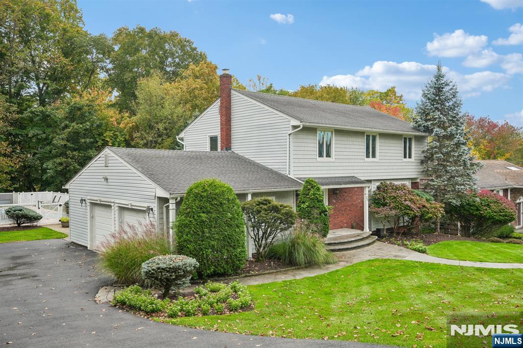 26 Almroth Drive