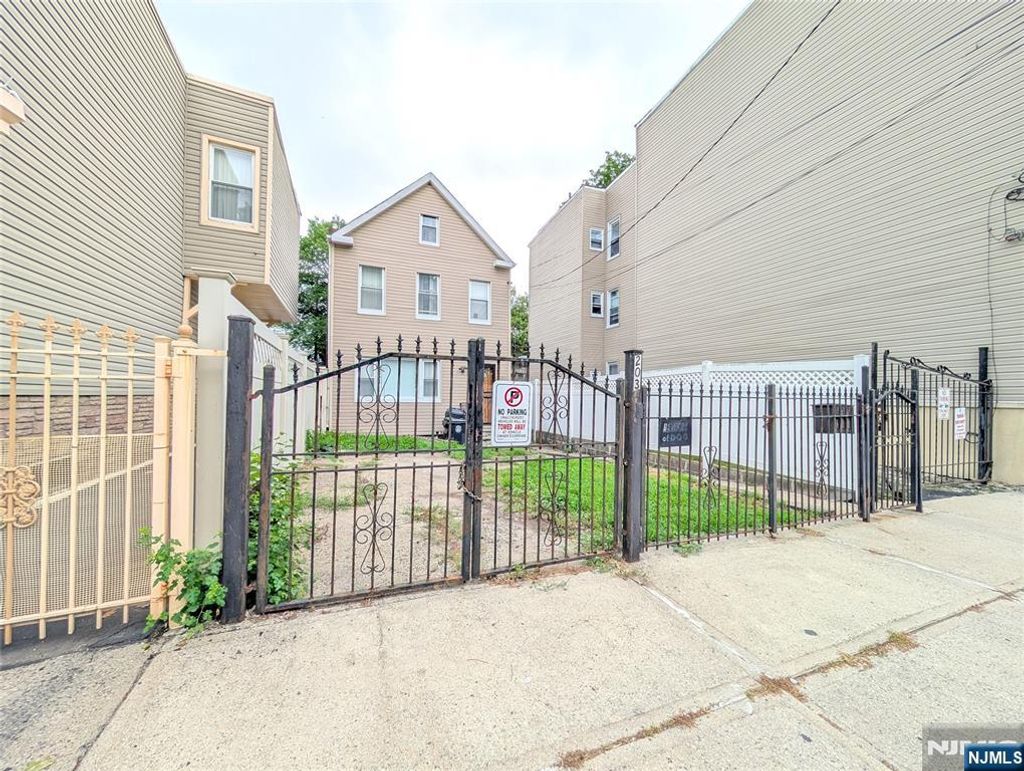 Photo of 203 Lake Street, Newark, NJ 07104 (MLS # 26014359)