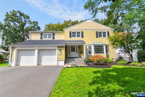 Photo of 369 Forest AVE, Paramus, NJ 07652 (MLS # 26033110)