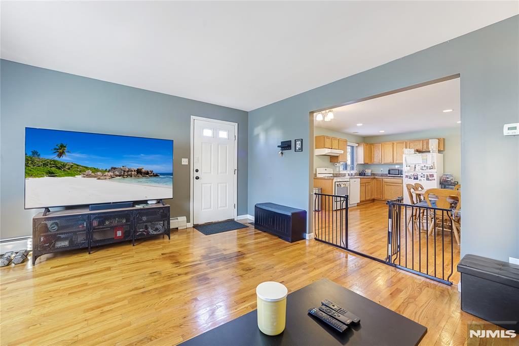 260 Garibaldi Avenue 1