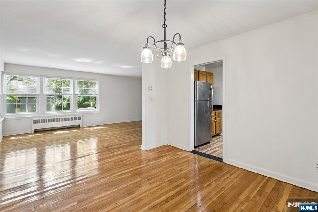 12 Mountain Avenue 19