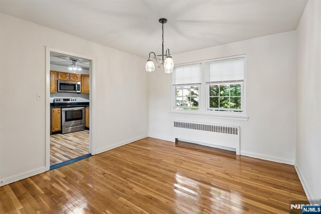 12 Mountain Avenue 19