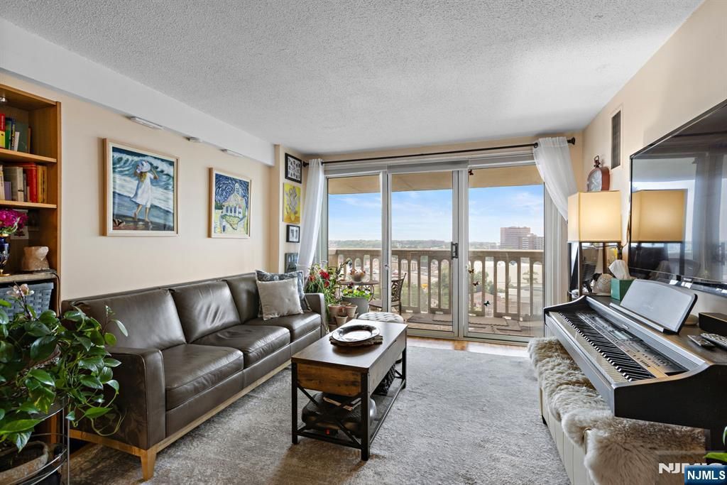 Photo of 555 North Avenue #15W, Fort Lee, NJ 07024 (MLS # 25021247)