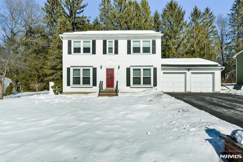 Photo of 3 Loretta Lane, Jefferson Township, NJ 07438 (MLS # 26004039)