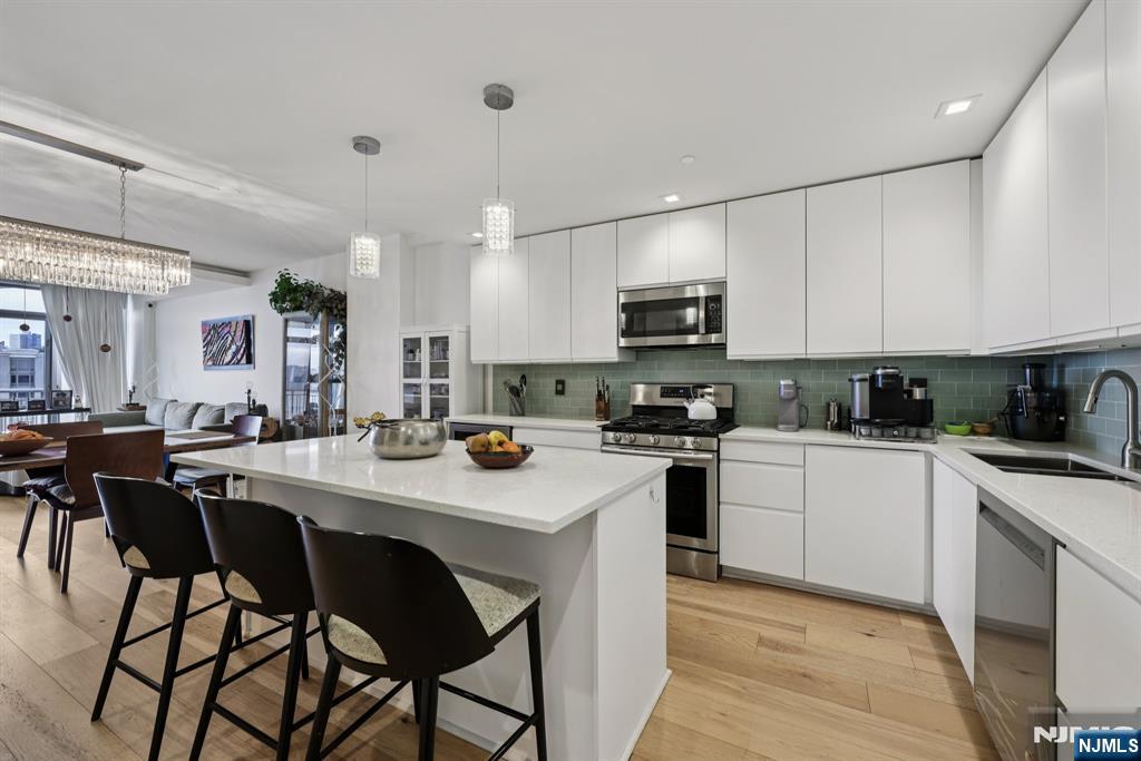 8100 River Road 1111