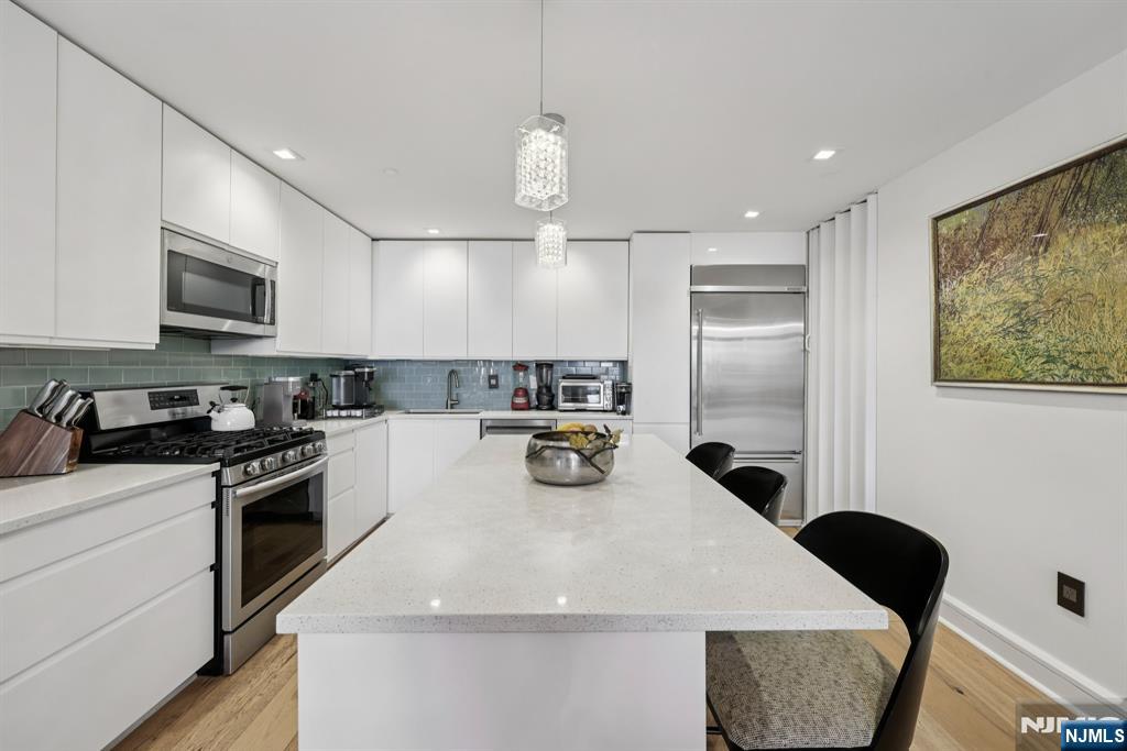 8100 River Road 1111