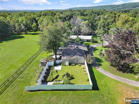Photo of 76 Glen Road, Wantage, NJ 07461 (MLS # 26034756)