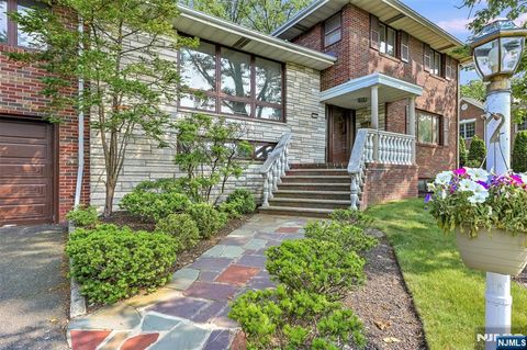 379 Mauro Road Englewood Cliffs NJ 07632