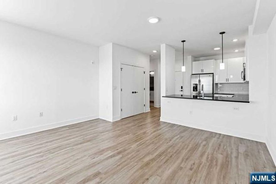 520 Views offers independent apartment living for everyone's unique style and taste with a variety of over 10 layouts that explore different views and sizes ranging from 650 to almost 1300 square feet of living space. The apartment interiors are graced with sublime finishes featuring large energy efficient windows that invite beaming natural light and extraordinary views. All the units have a modern open concept design with opulent spaces, gigantic closets, and washer and dryers. All kitchens come fully stocked with stainless steel appliances including double door refrigerators, contemporary white cabinetry, under-mount sinks, quartz countertops and subway tile backsplashes. The amenity package which includes a saltwater swimming pool, a hot tub, al fresco social space with BBQ grill areas and a fire pit. A meticulously sanitized state of the art fitness center with locker storage and yoga room. Pet Friendly! Unpack your bags & move right in!