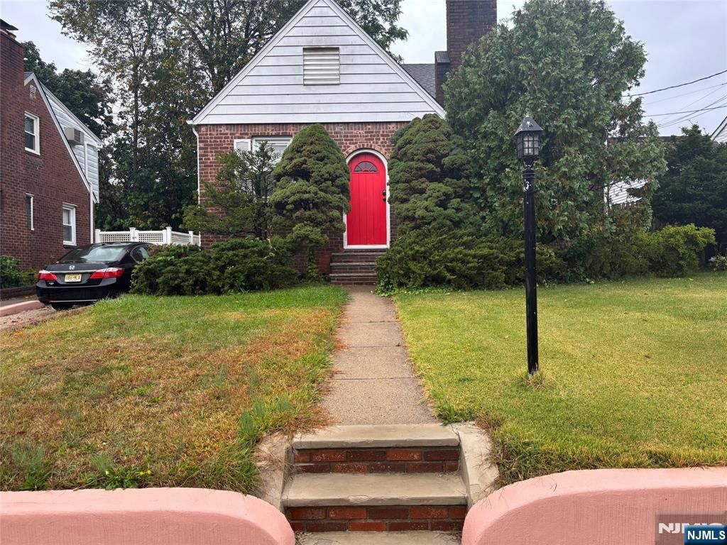 Photo of 40 Sylvan Avenue, Bergenfield, NJ 07621 (MLS # 26009679)