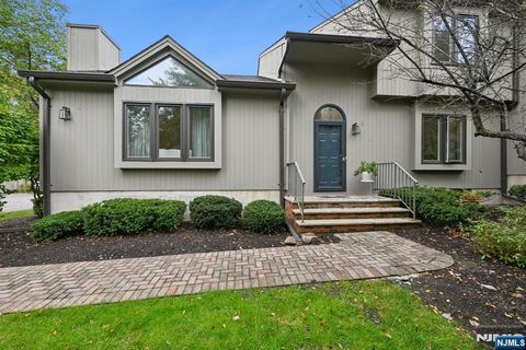 Photo of 8 Sherwood Drive, Mountain Lakes Borough, NJ 07046 (MLS # 26007080)