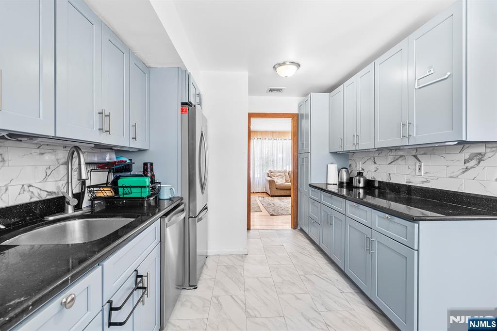 Homes for Sale in Northern NJ | ThisIsRiverEdge.com 406 Kinderkamack Road