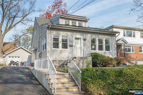 511 Broughton Avenue, Bloomfield, NJ 07003 - MLS#: 25010573