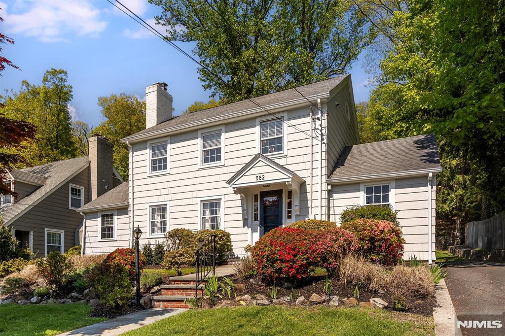 582 Highland Avenue