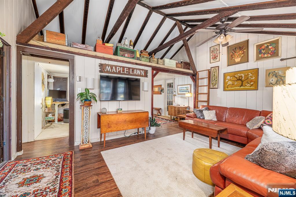 3 Hillspring Road