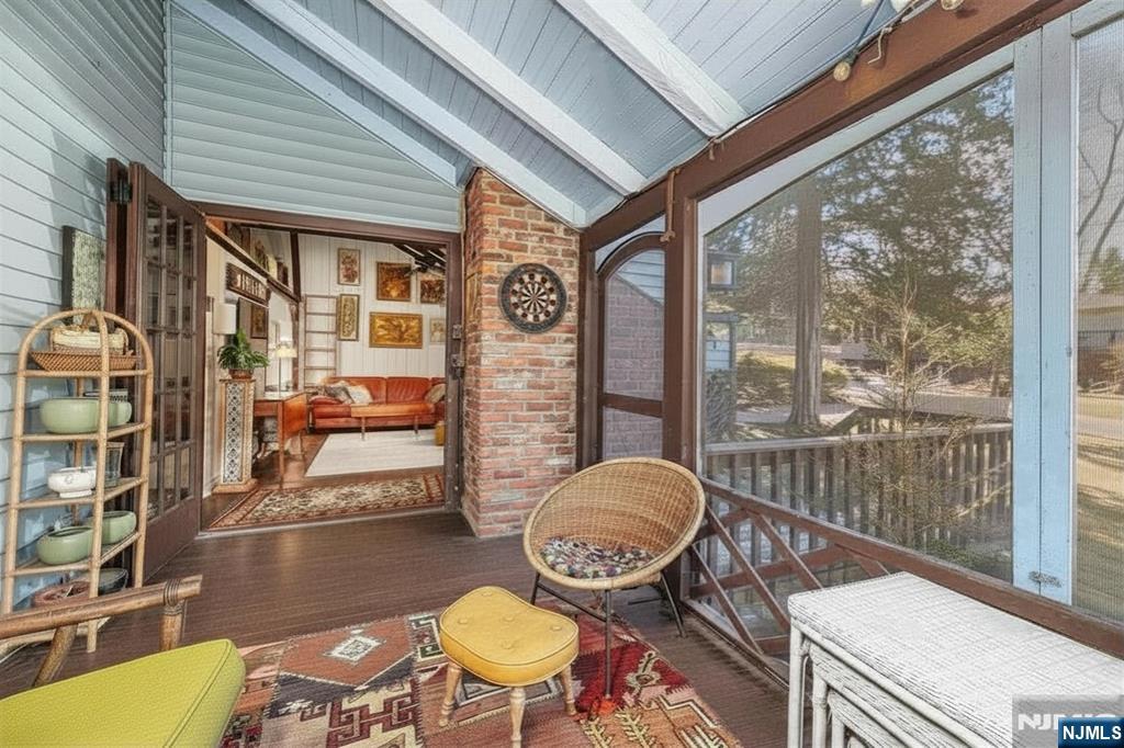 3 Hillspring Road