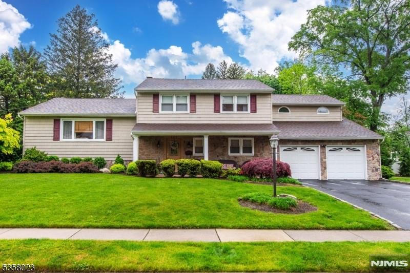 Property for Sale at 121 Baldwin Terrace, Wayne, New Jersey - Bedrooms: 4 
Bathrooms: 3 
Rooms: 10  - $859,900