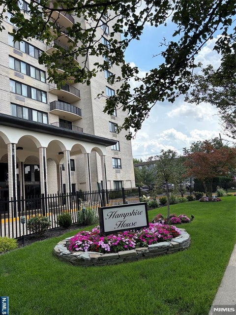 Photo of 1590 Anderson Ave #3D, Fort Lee, NJ 07024 (MLS # 26033081)