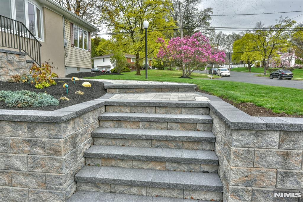 27 Oakdale Court