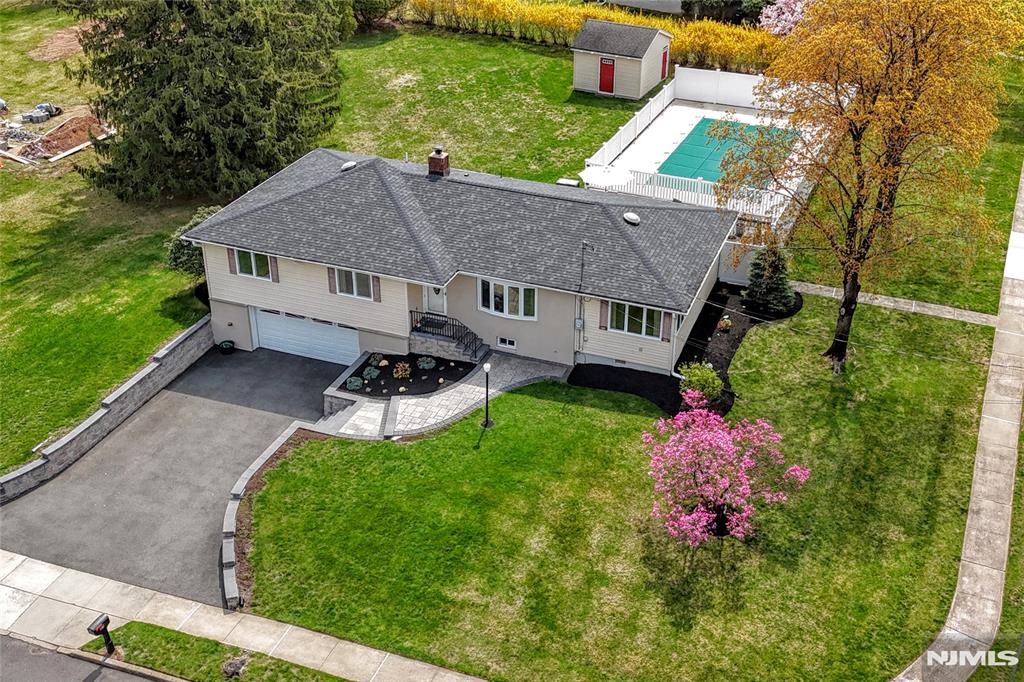 27 Oakdale Court