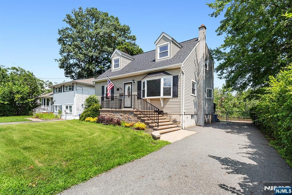 102 Island Avenue