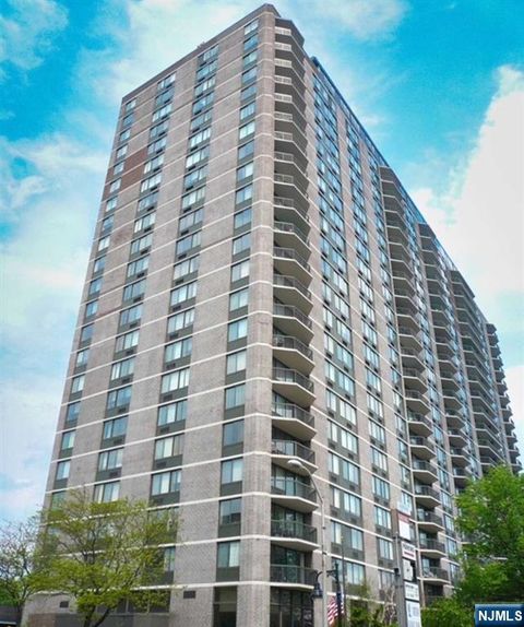 Photo of 770 Anderson Avenue #12K, Cliffside Park, NJ 07010 (MLS # 26007680)